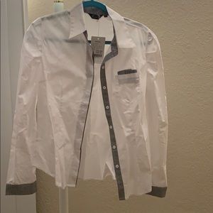 Crisp fitted cotton/polyester White Blouse